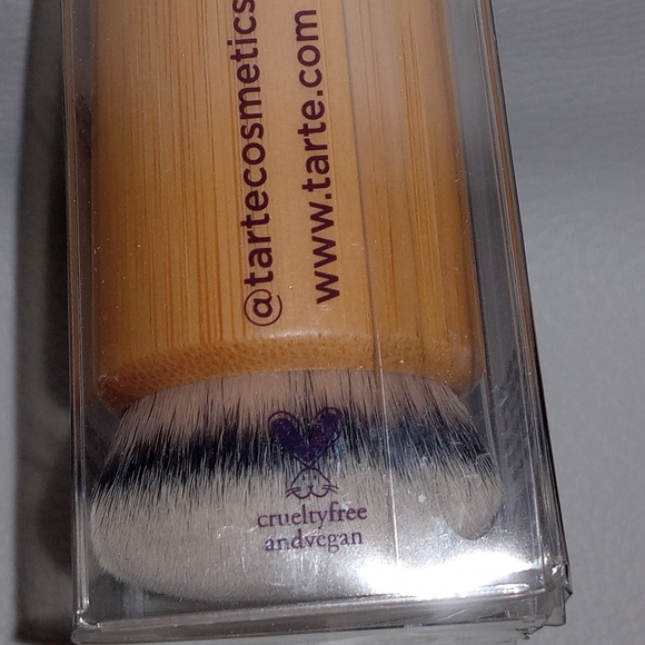 (NEW) TARTE COSMETICS BLUR BRUSH - Picture 4 of 6